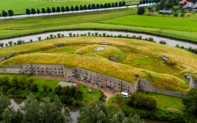 Aquarelgroep bij Fort Spijkerboor